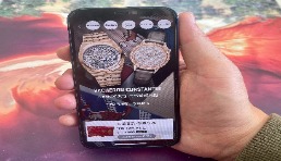 电商成奢侈品上新主阵地，每月超3万款新品上天猫